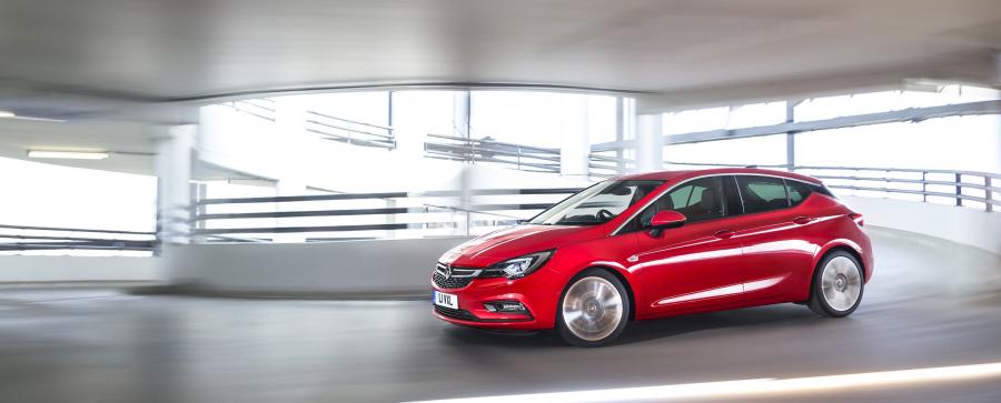  Vauxhall Astra 2015 года  (фото 7 из 14)